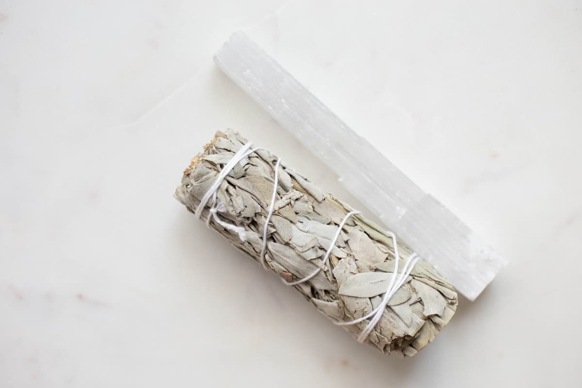 Khối đá selenite trắng